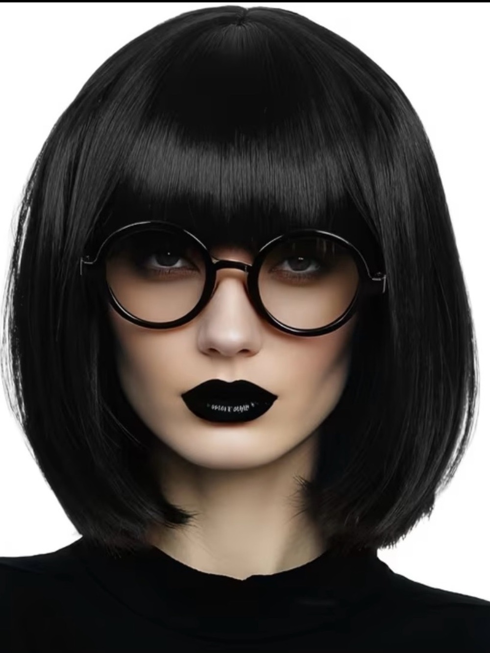Chic Short Bob Wig with Blunt Bangs in Black